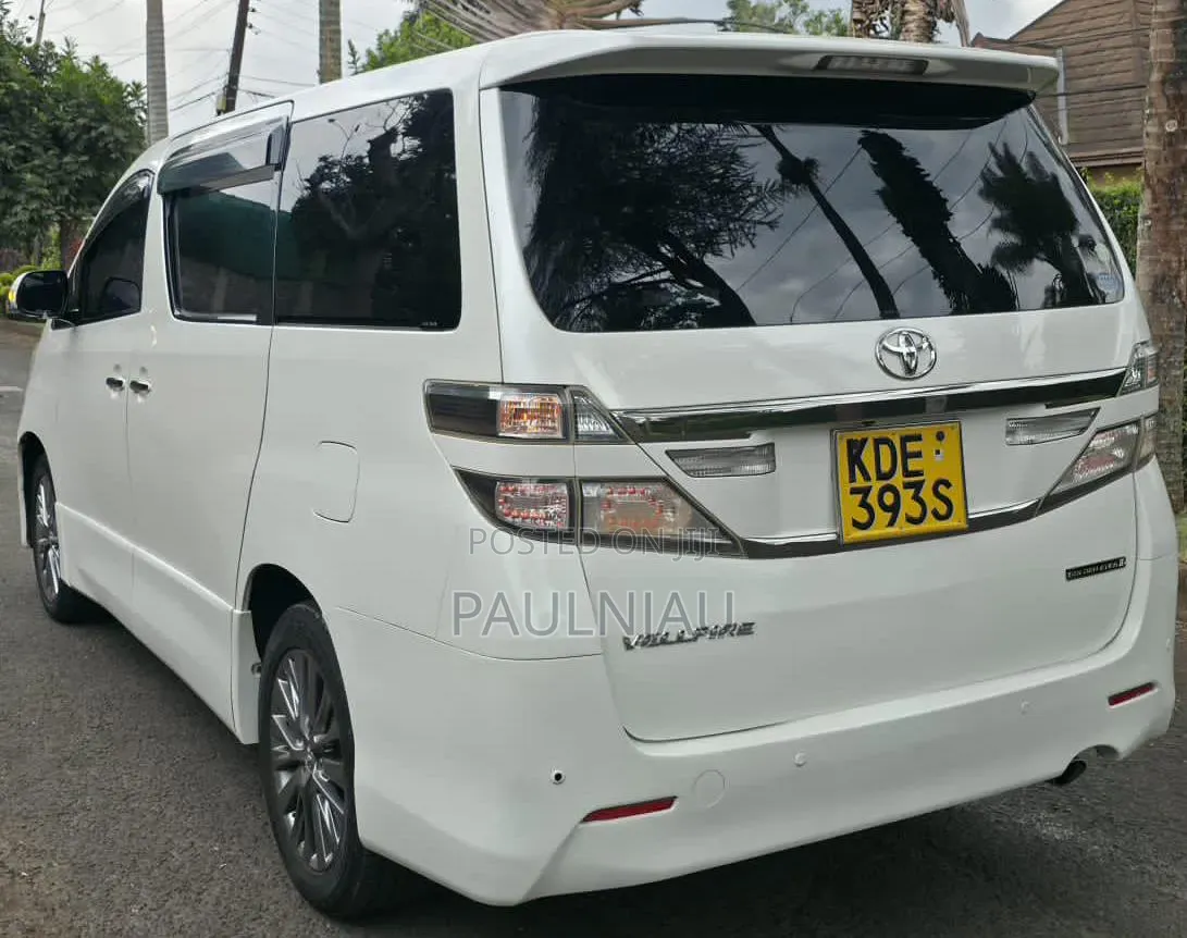 Toyota Vellfire 2017 White