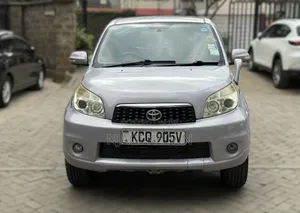 Toyota Rush 2011 Silver