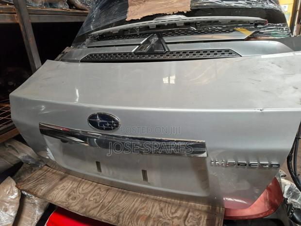 Subaru Impreza Tailgate - thumbnail 2