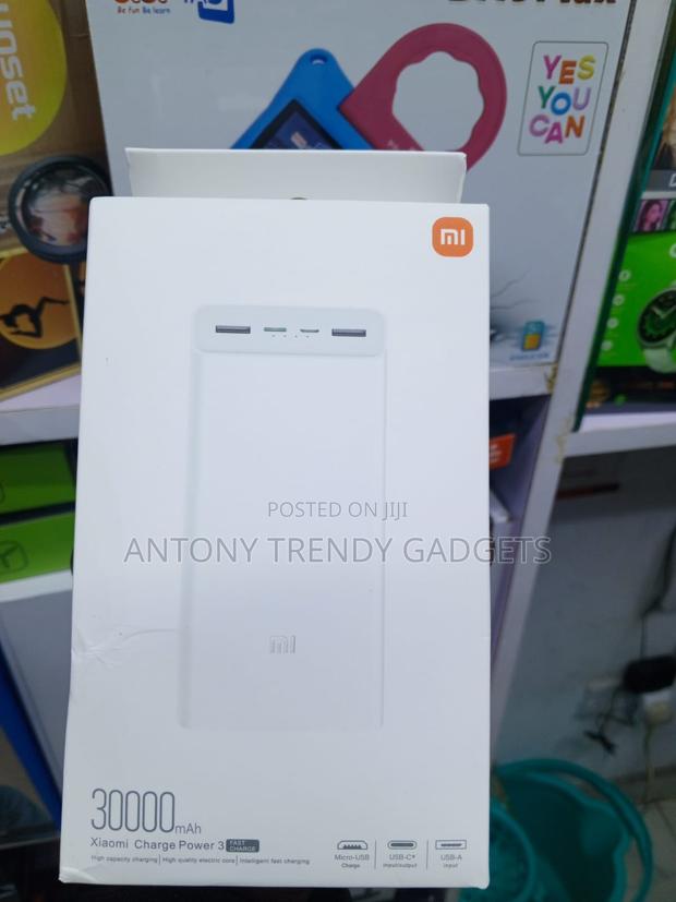 Xiaomi 30000mAh External Battery With Triple Device Charging - thumbnail 2