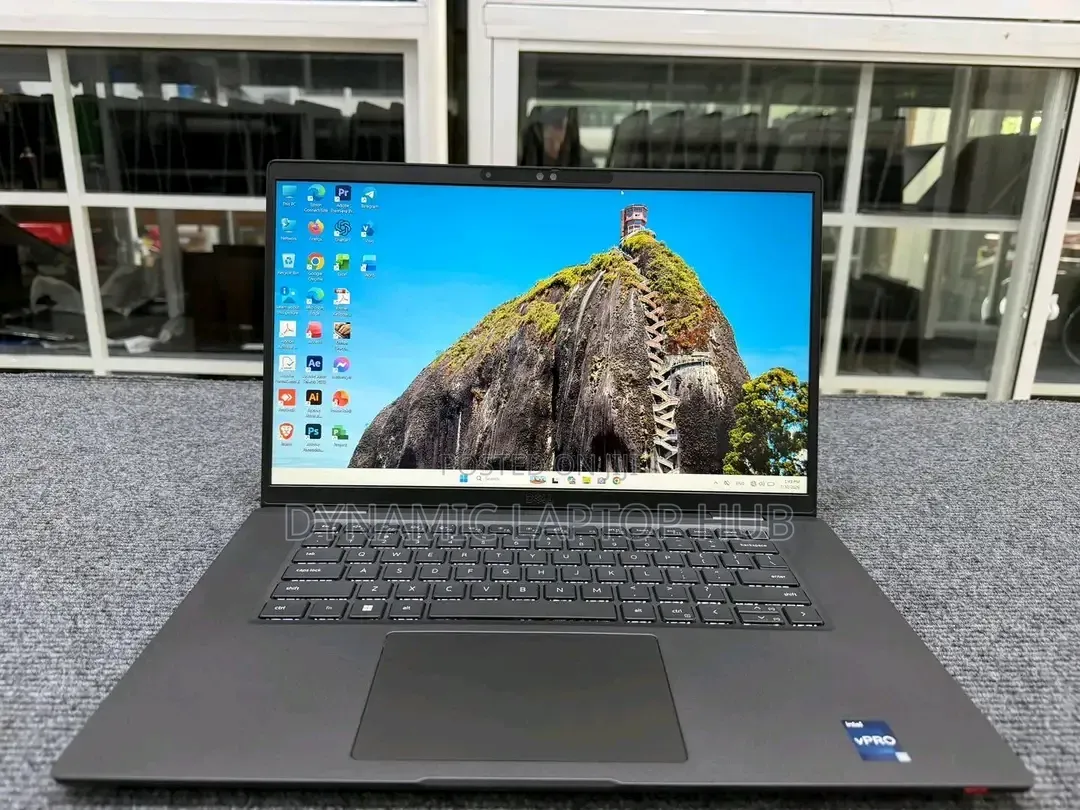 Laptop Dell Latitude 7530 32GB Intel Core i5 SSD 256GB