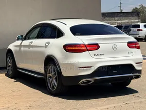 Mercedes-Benz GLC-Class 2019 White
