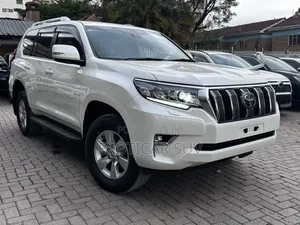 Toyota Land Cruiser Prado 2.8 2022 Off white