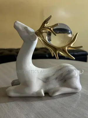 White and Gold Deer With Clear Marbles on the Horns (Short)
