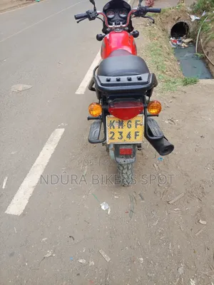Bajaj Boxer 150 UG 2024 Red