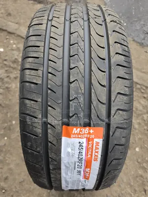 245 /40 R20 Maxxis Tires (Runflat)