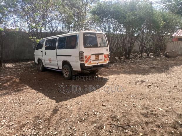 Toyota TownAce 2000 White - thumbnail 3