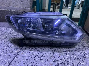 Non Xenon Headlight Nissan Xtrail 2015