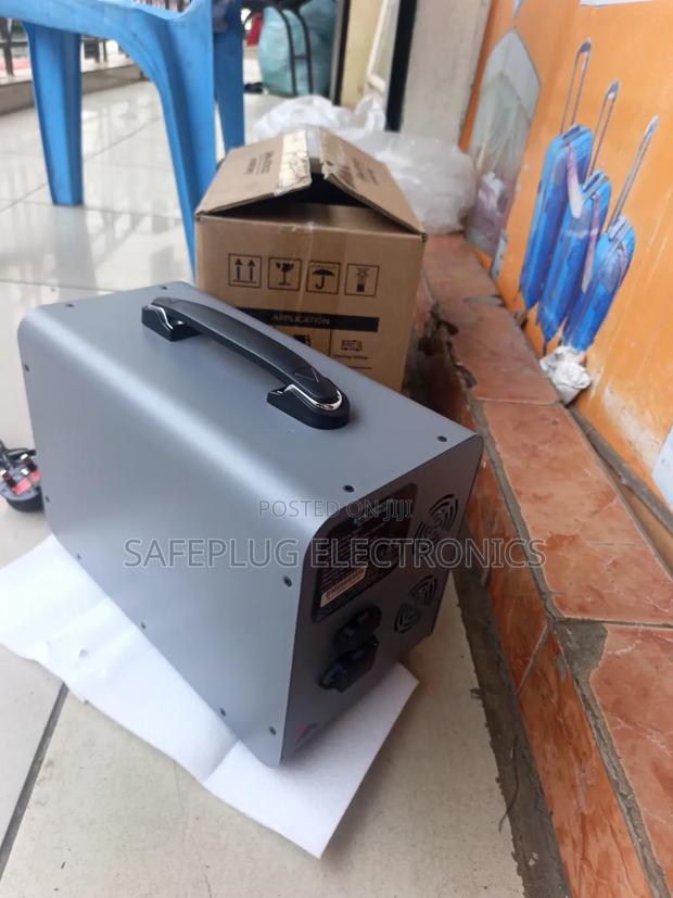 Vestwoods Rescube 1000Wh Solar-Ready Portable Generato - thumbnail 2