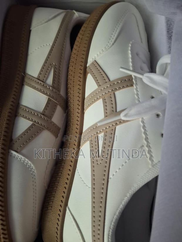 Quality Sneakers - main view