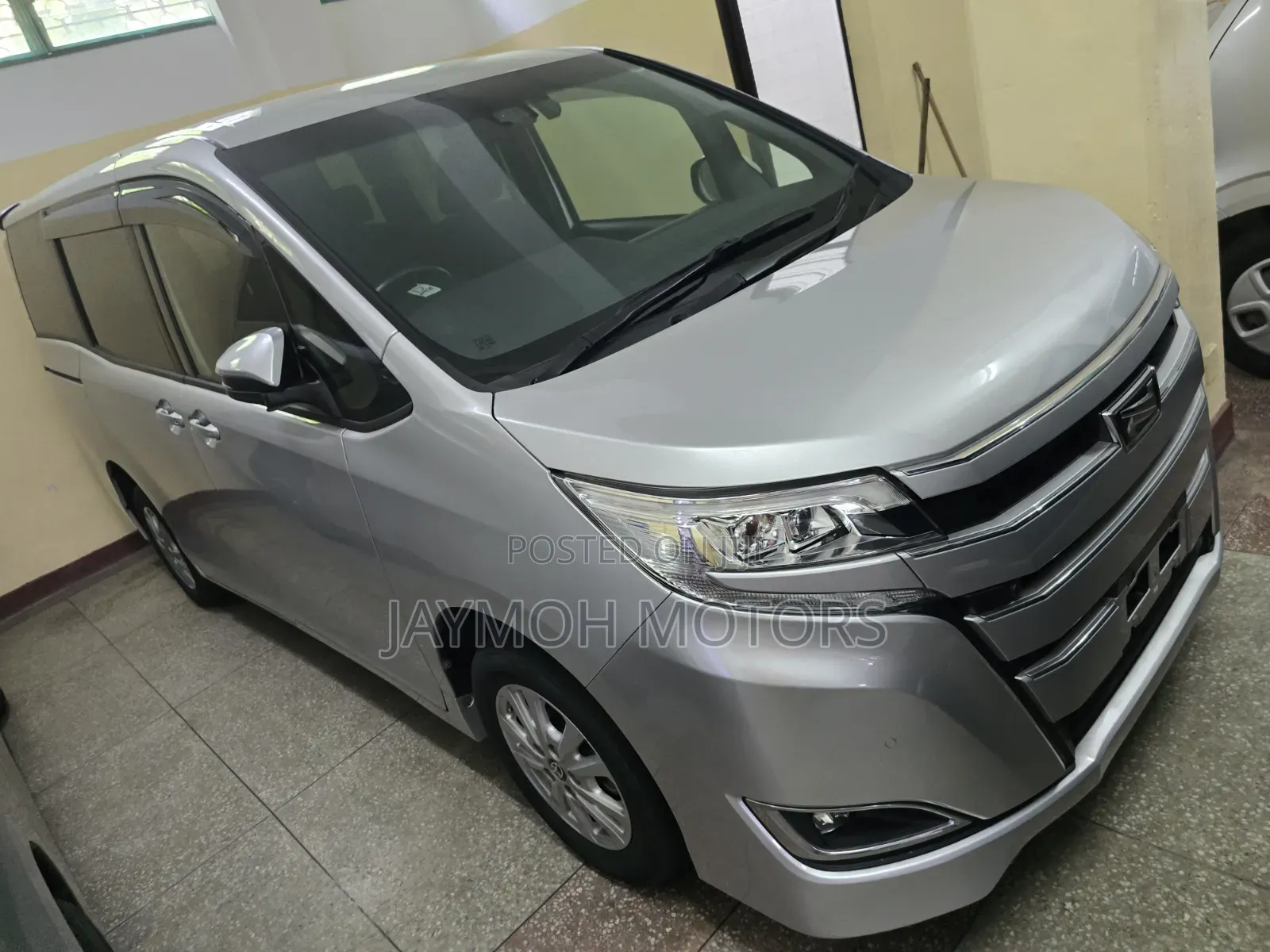 Toyota Noah 2019 Silver