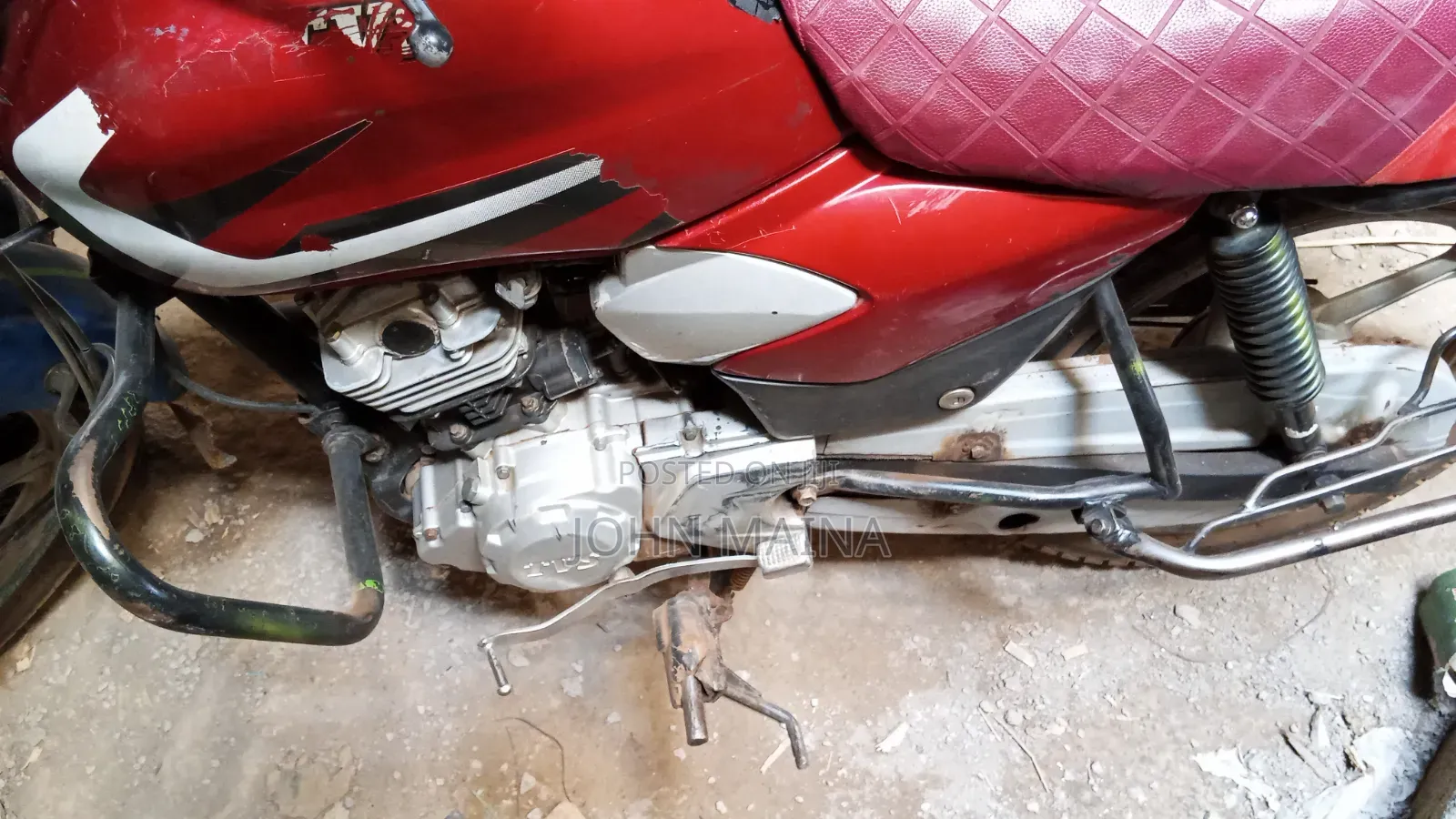 TVS HLX 125 2025 Red