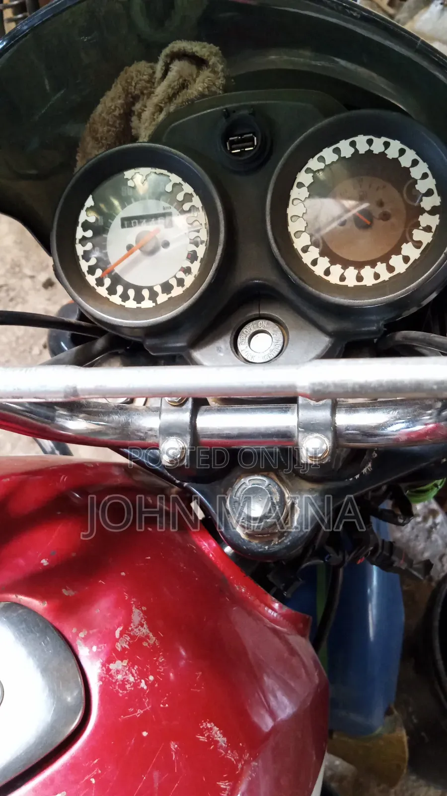 TVS HLX 125 2025 Red