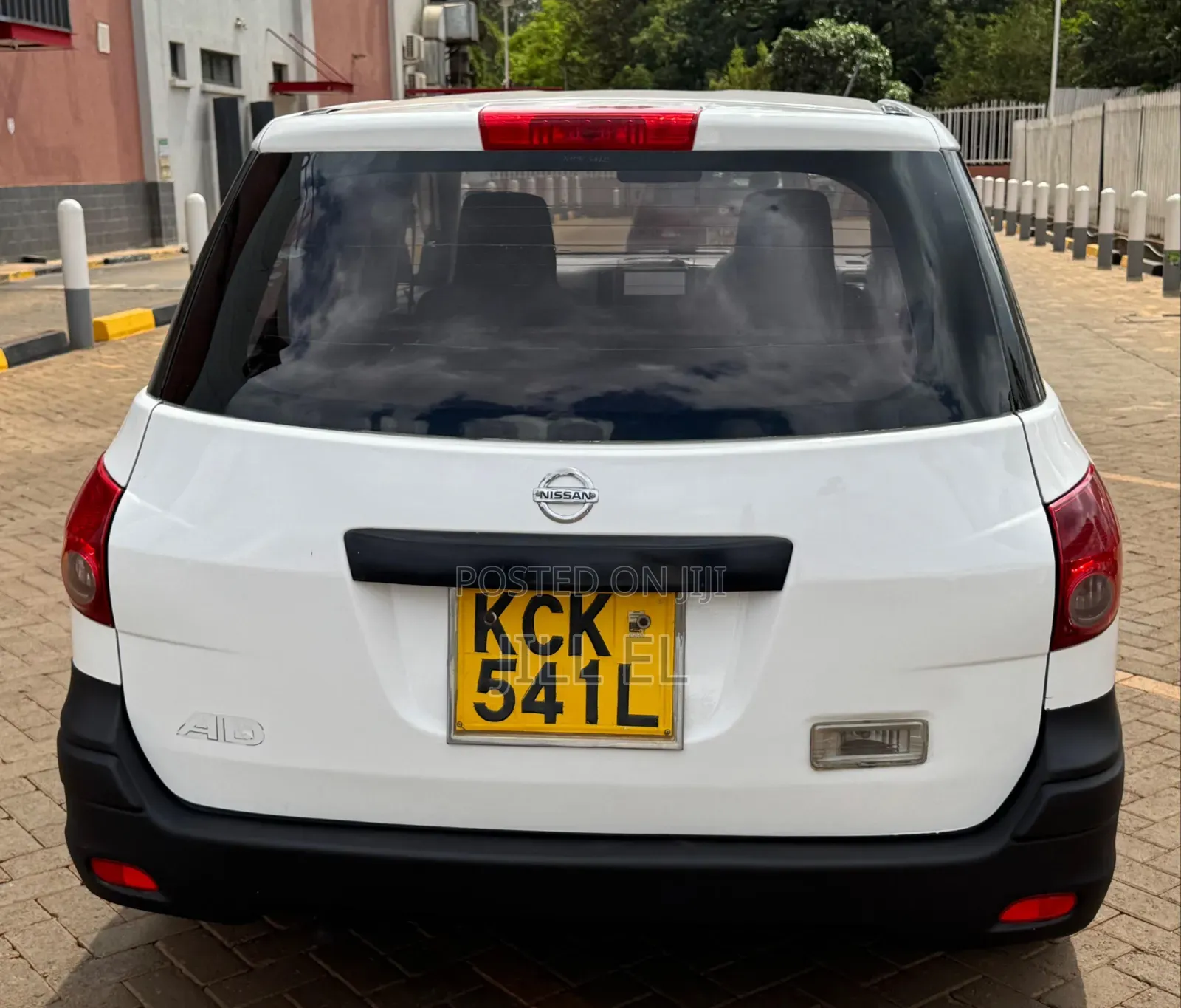 Nissan Advan 2009 White