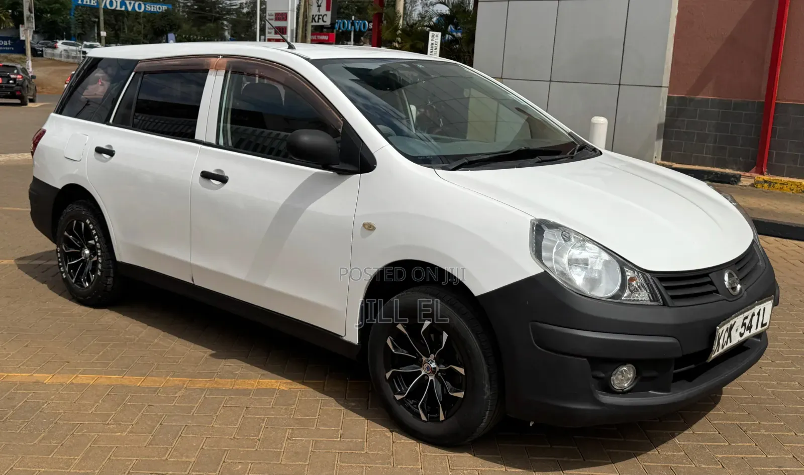 Nissan Advan 2009 White