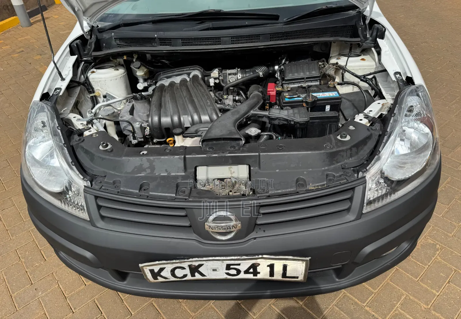 Nissan Advan 2009 White