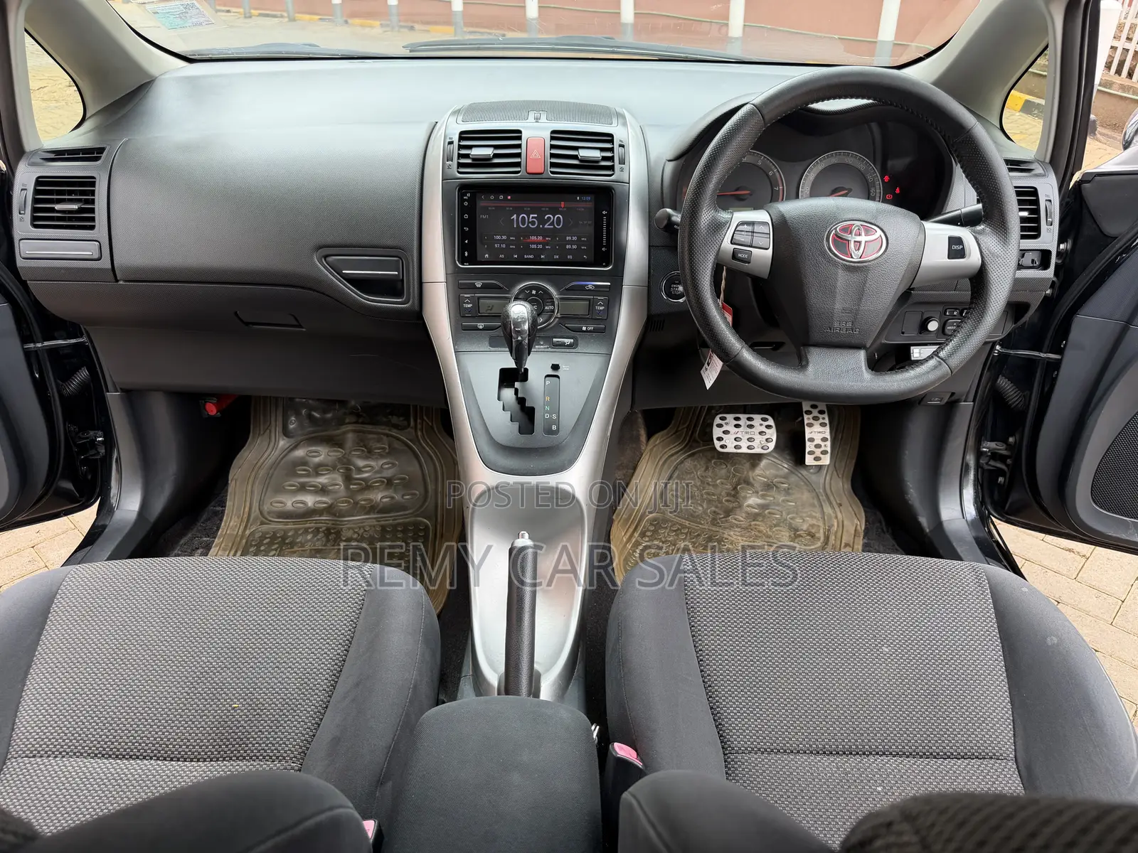 Toyota Auris 2012 Black