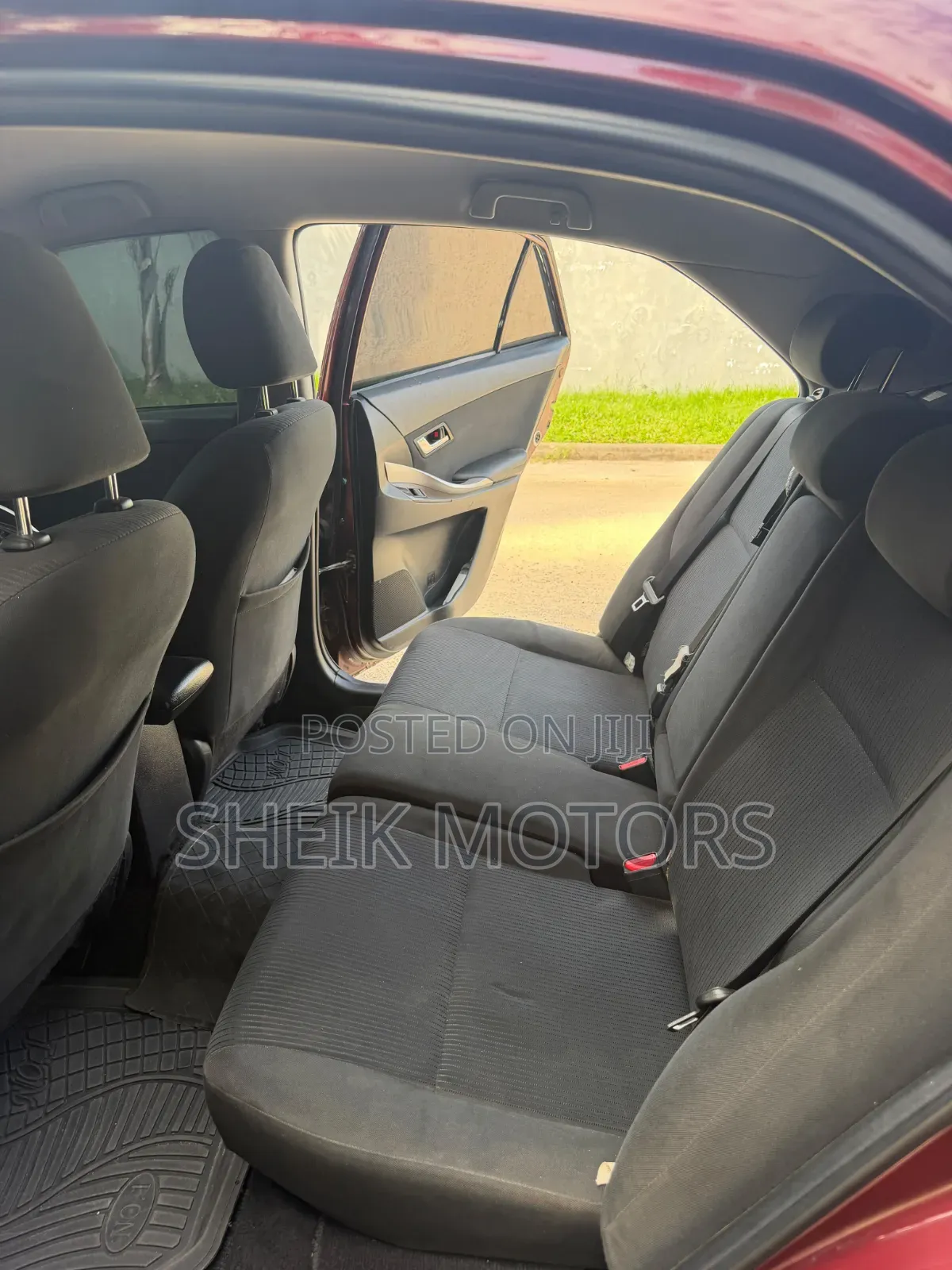Toyota Premio 2017 Red