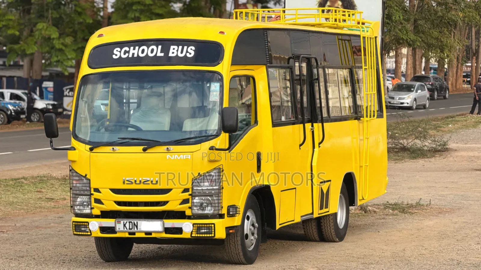 Isuzu NMR 2023 Yellow
