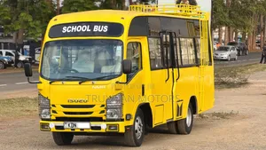 Isuzu NMR 2023 Yellow