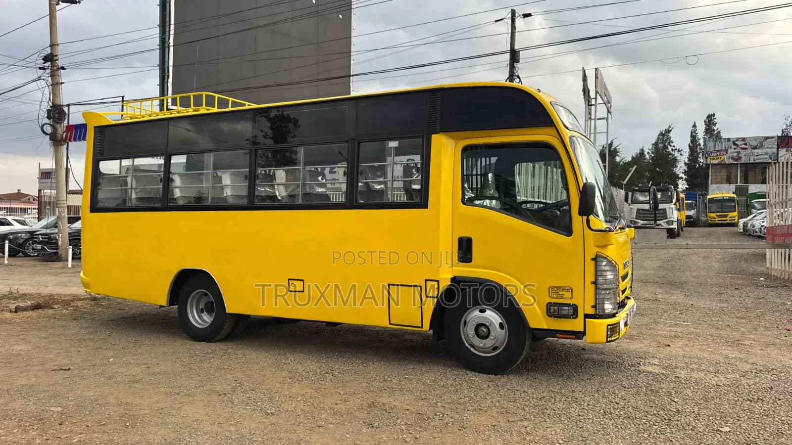 Isuzu NMR 2023 Yellow