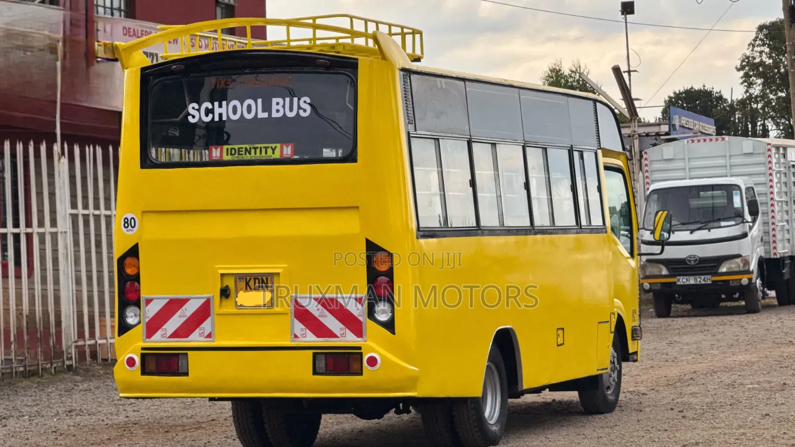 Isuzu NMR 2023 Yellow