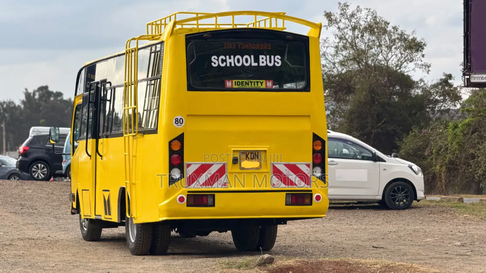 Isuzu NMR 2023 Yellow