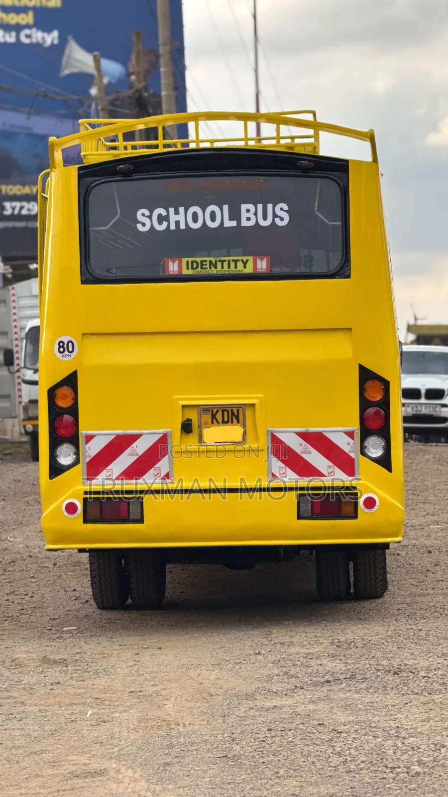 Isuzu NMR 2023 Yellow