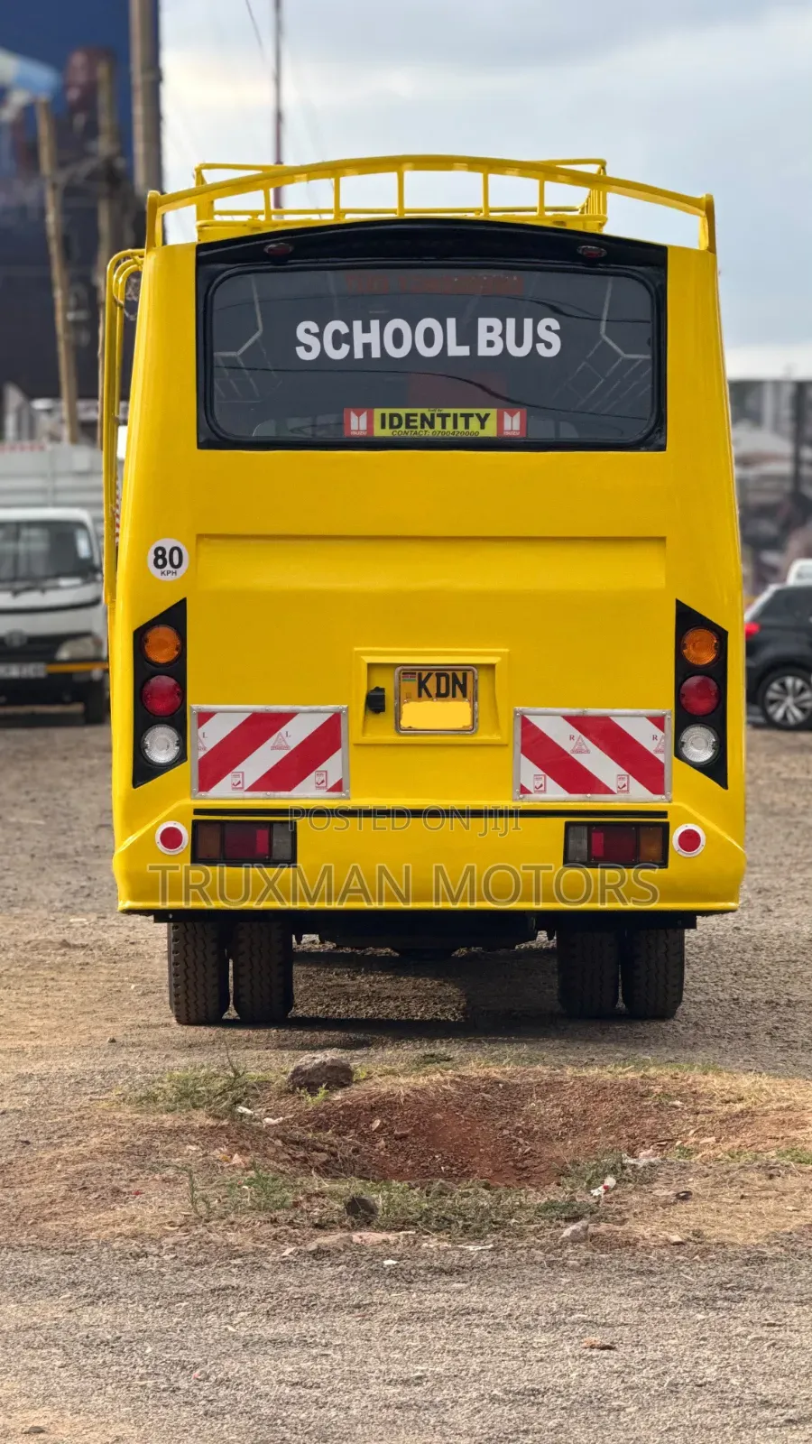 Isuzu NMR 2023 Yellow