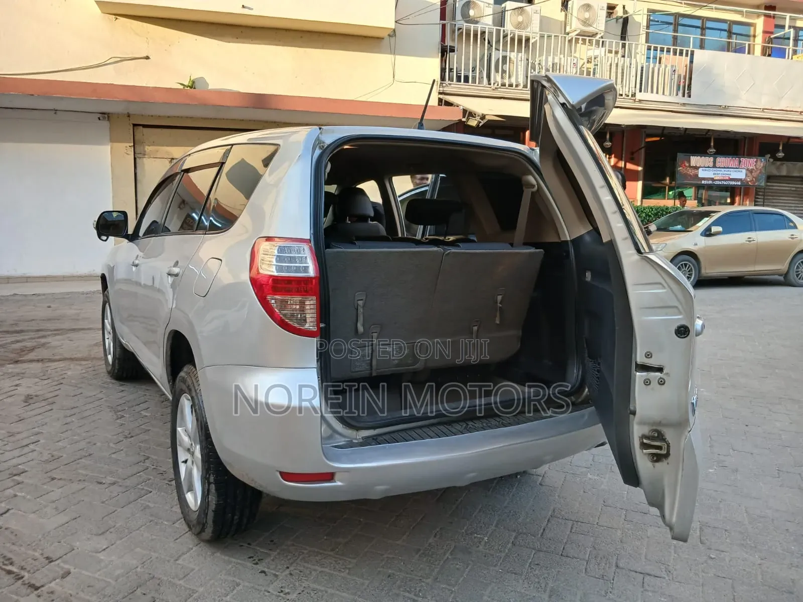 Toyota Vanguard 2010 Silver