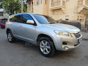 Toyota Vanguard 2010 Silver