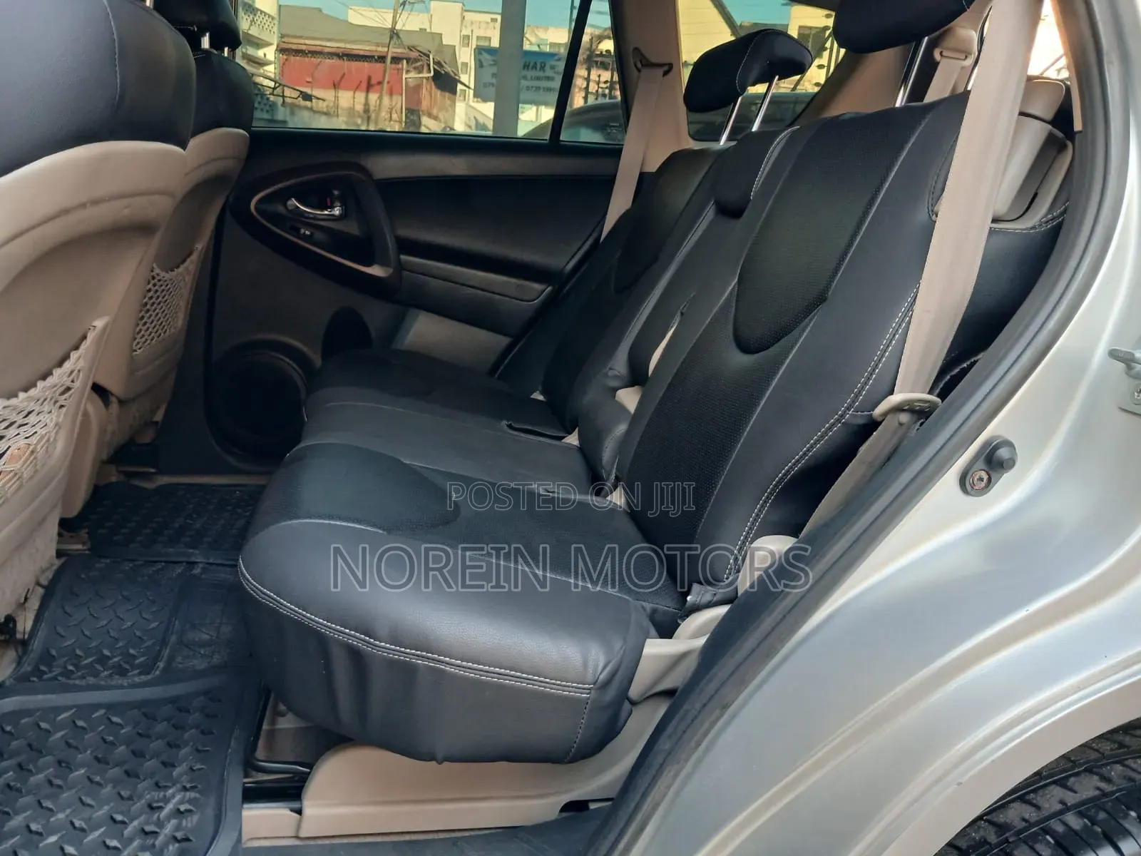 Toyota Vanguard 2010 Silver