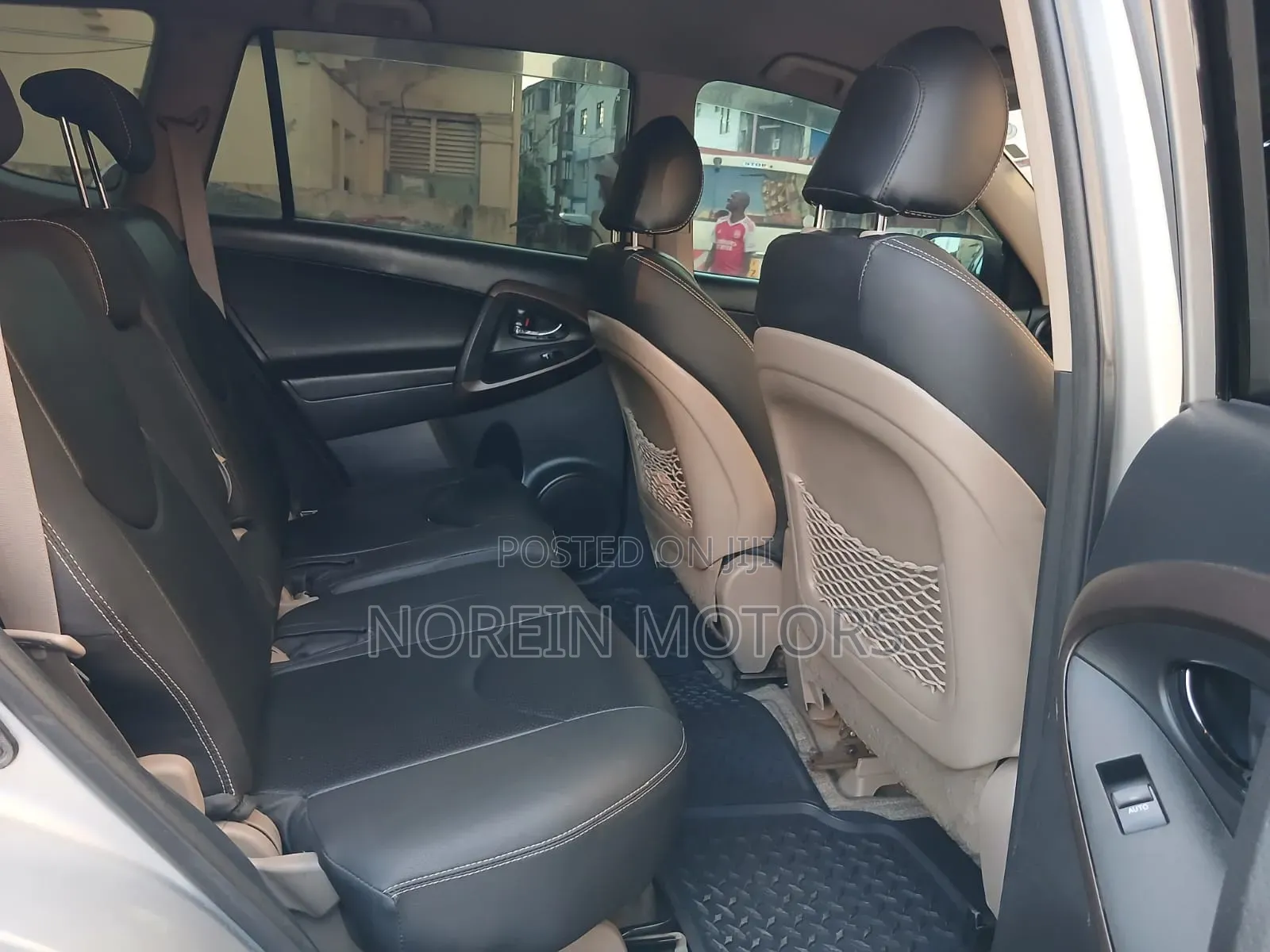 Toyota Vanguard 2010 Silver