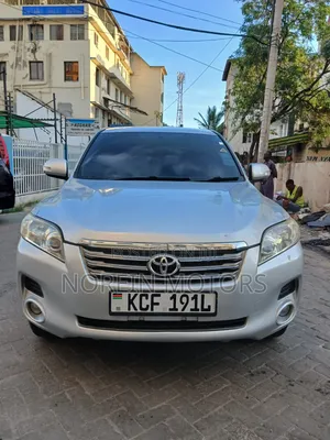 Toyota Vanguard 2010 Silver