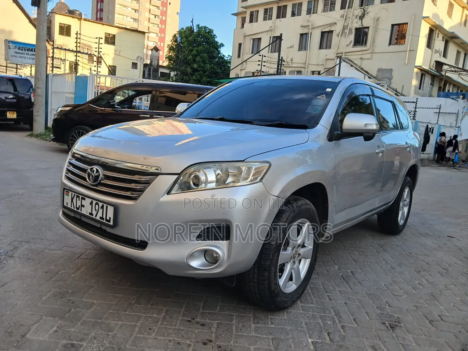 Toyota Vanguard 2010 Silver
