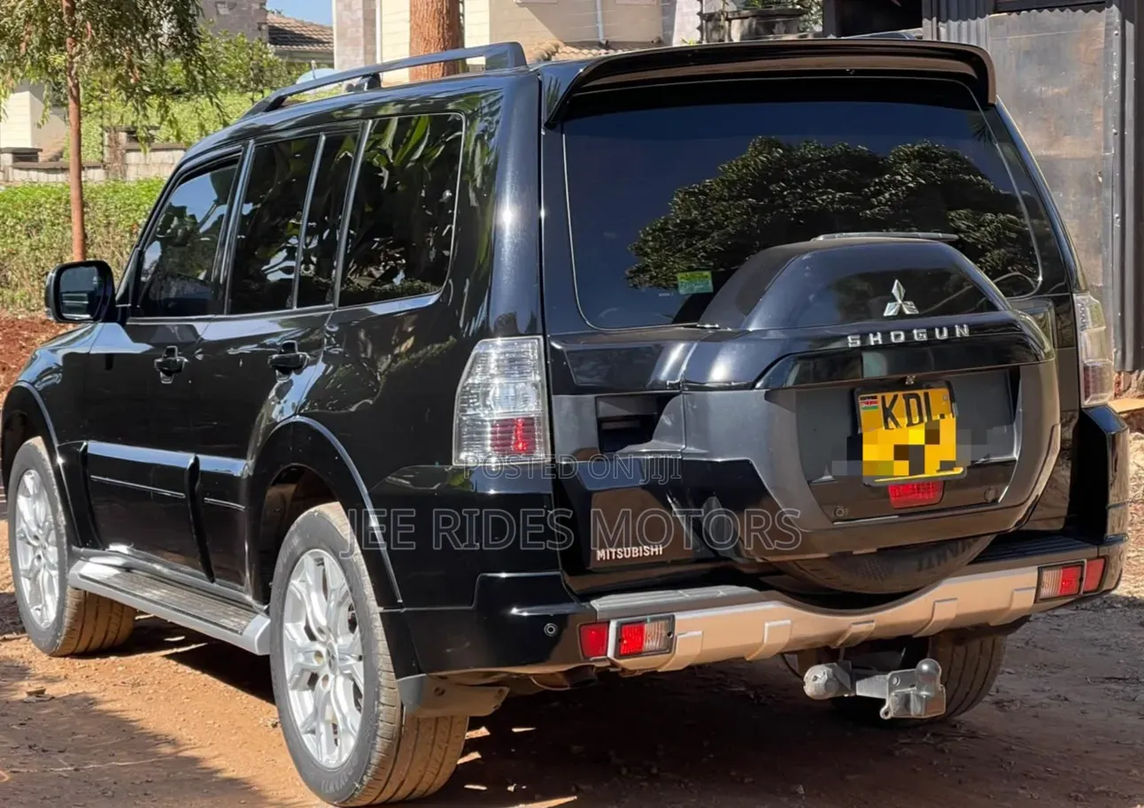 Mitsubishi Pajero 2016 Matt Black