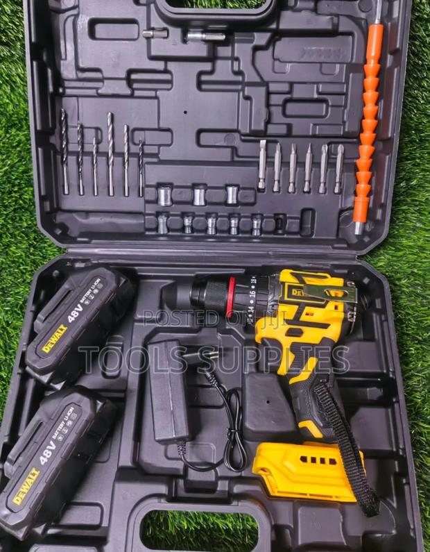 Dewalt Brushless Cordless Drill - thumbnail 2