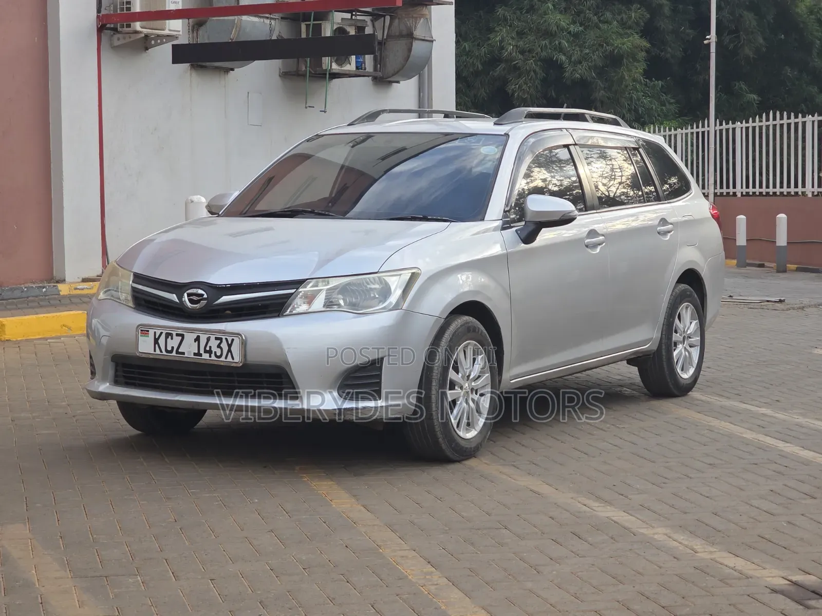 Toyota Corolla Fielder 2013