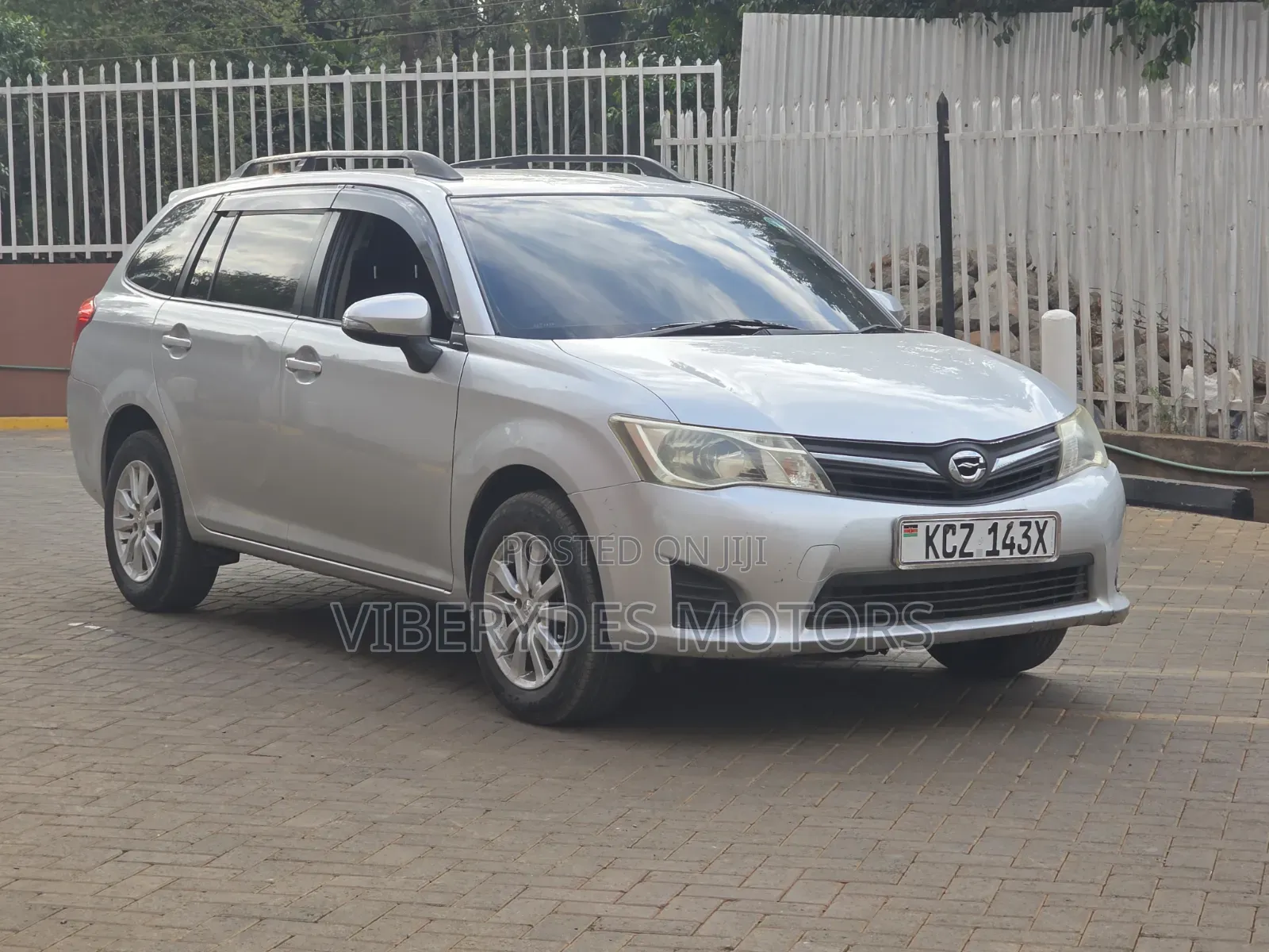 Toyota Corolla Fielder 2013
