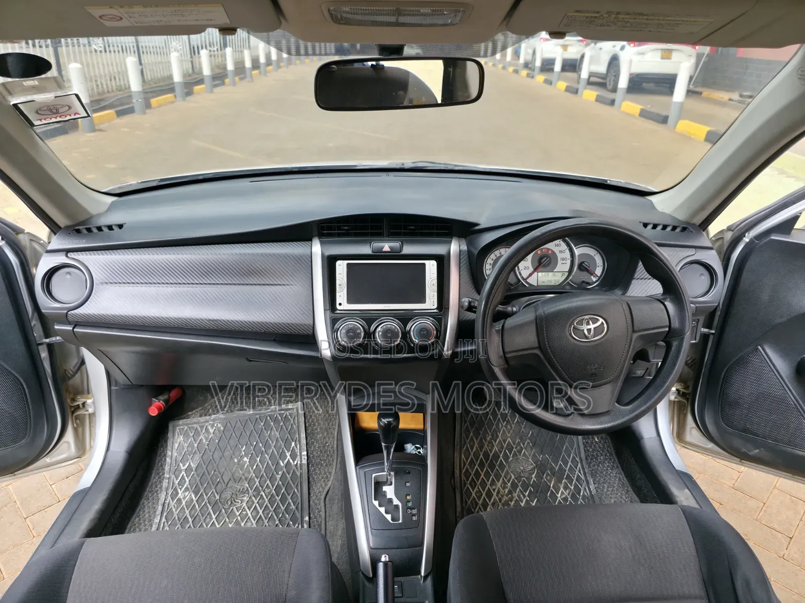 Toyota Corolla Fielder 2013