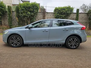 Volvo V40 2018 Blue