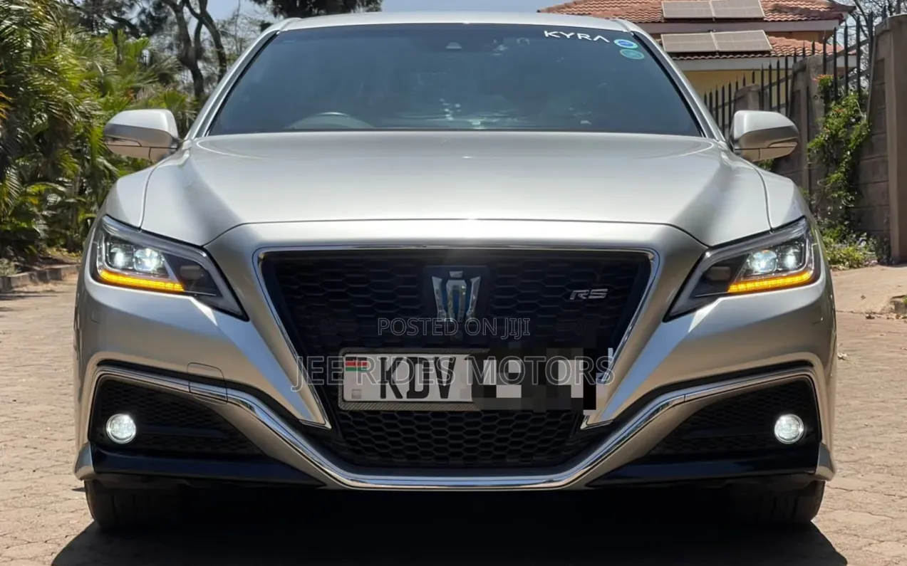 Toyota Crown 2018 Gray