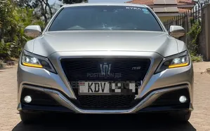 Toyota Crown 2018 Gray