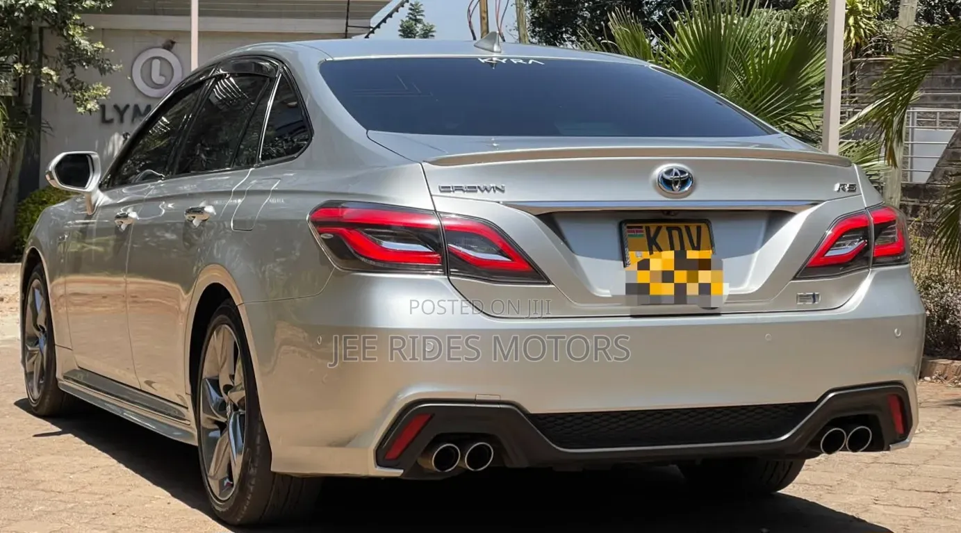 Toyota Crown 2018 Gray