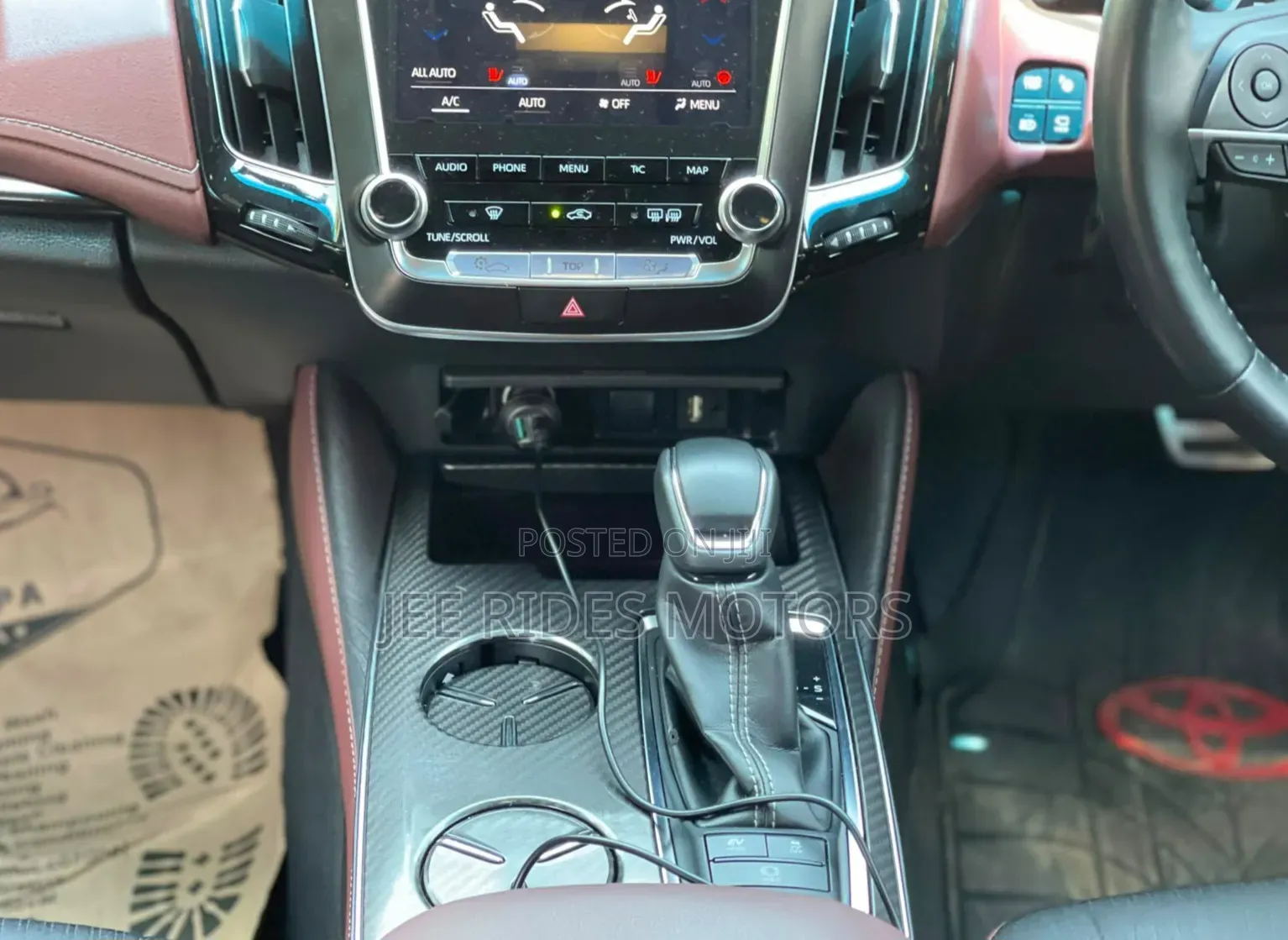 Toyota Crown 2018 Gray