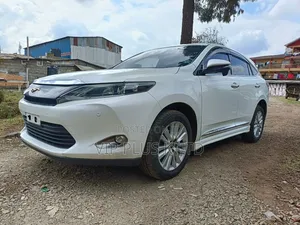 Toyota Harrier 2.0 2016 White