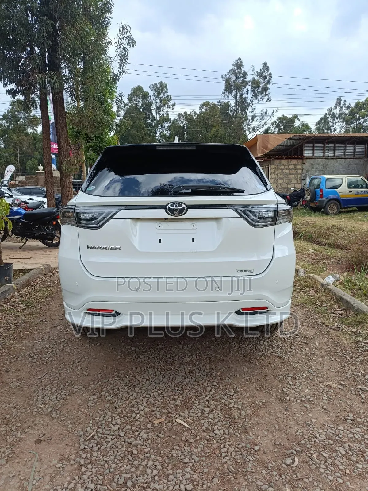 Toyota Harrier 2.0 2016 White