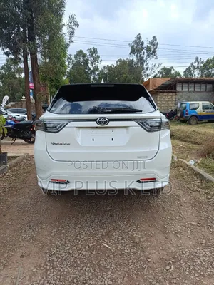 Toyota Harrier 2.0 2016 White