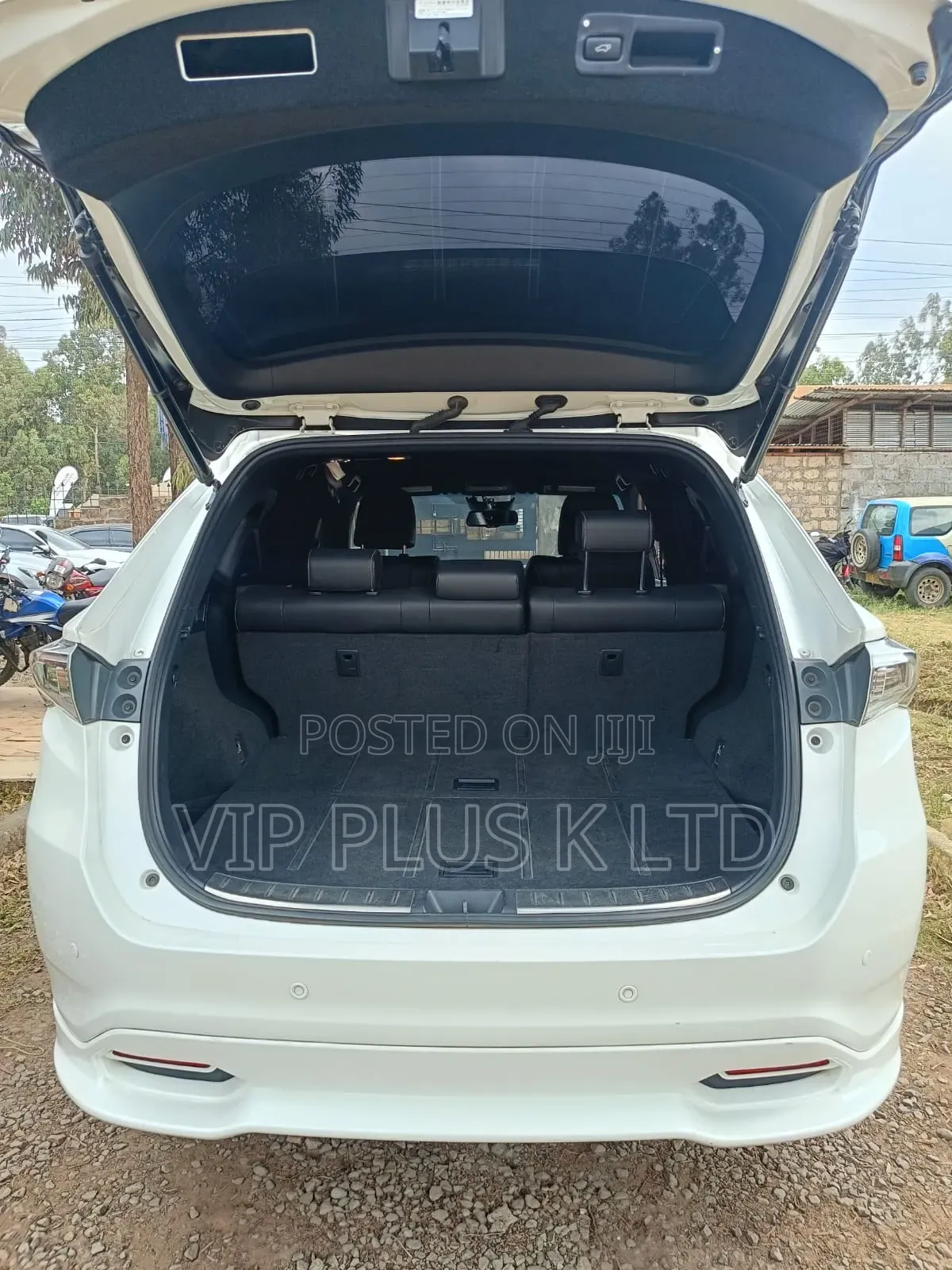 Toyota Harrier 2.0 2016 White