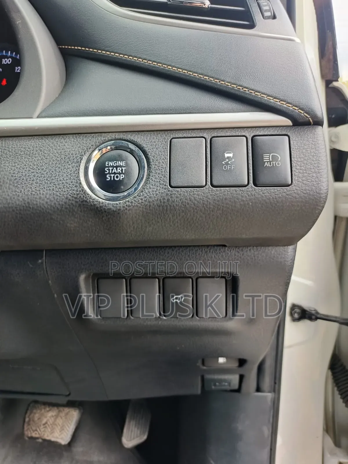 Toyota Harrier 2.0 2016 White